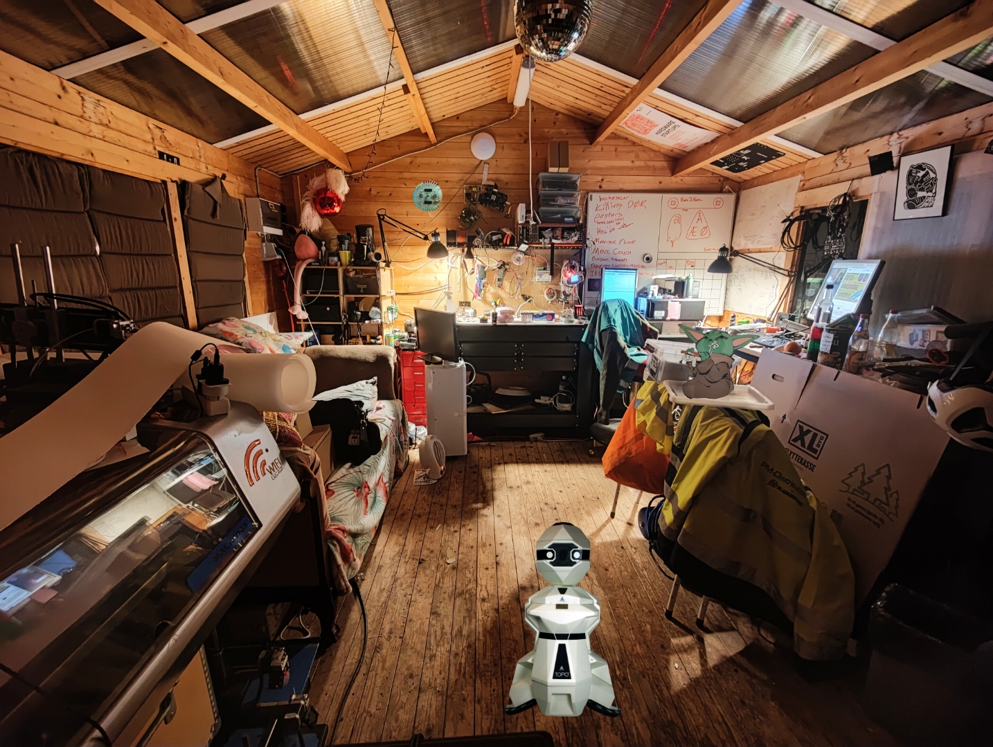 File:Shed-wide-angle-saturday-night.jpg