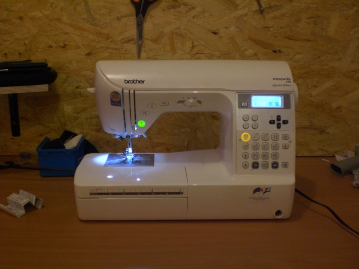 Raumfahrtagentur sewing machine.jpg